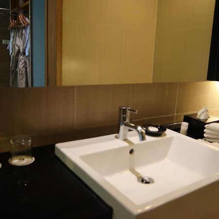 The Klagan Hotel Kota Kinabalu Kültér fotó