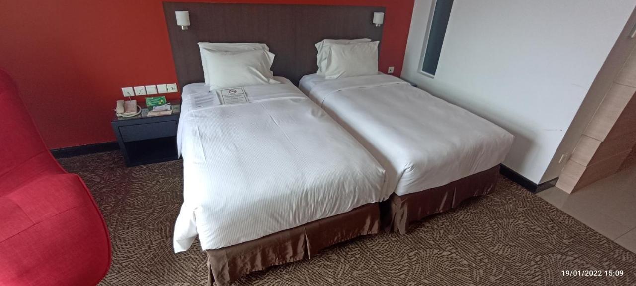 The Klagan Hotel Kota Kinabalu Kültér fotó