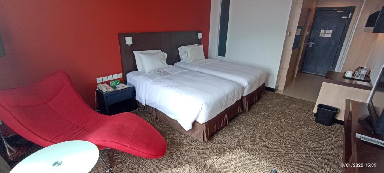 The Klagan Hotel Kota Kinabalu Kültér fotó