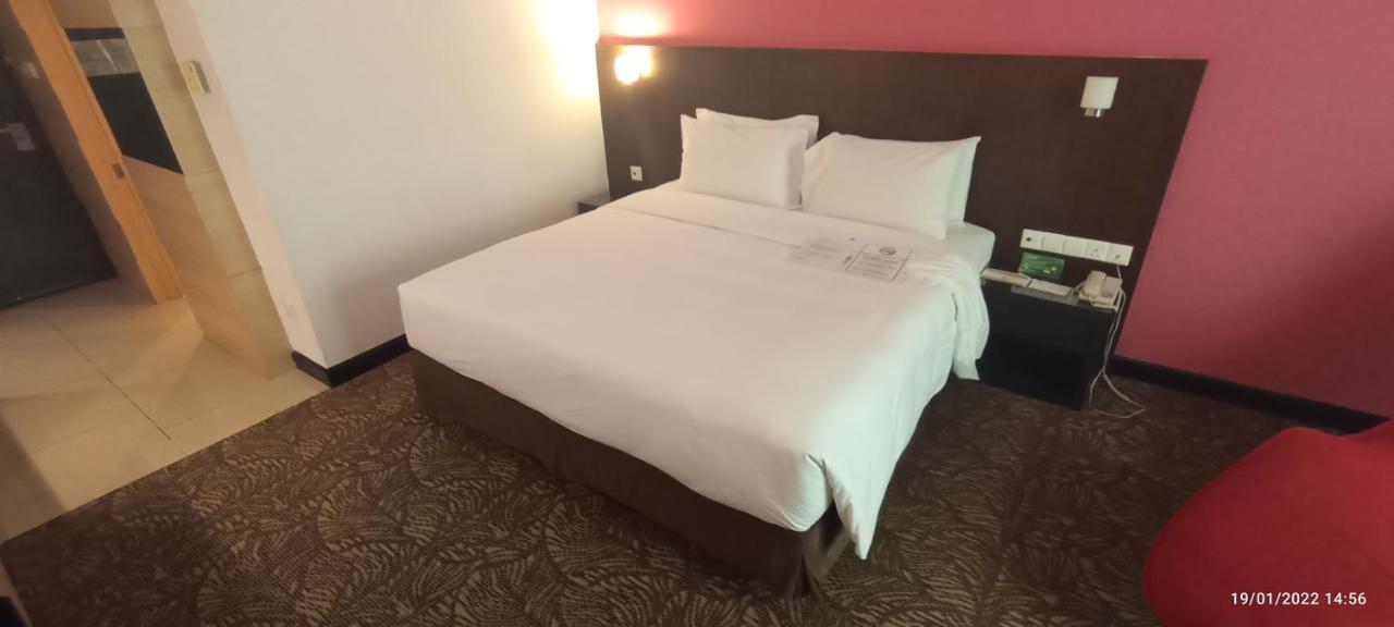 The Klagan Hotel Kota Kinabalu Kültér fotó